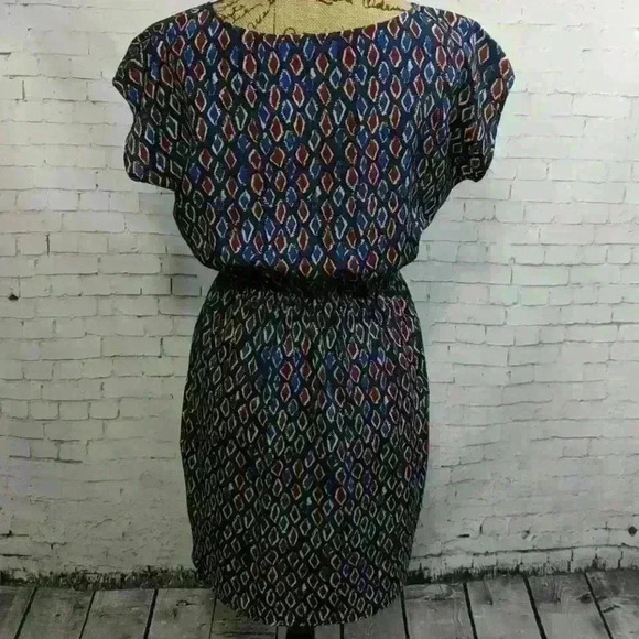 Soprano Diamond Abstract Dress - Picture 3 of 5